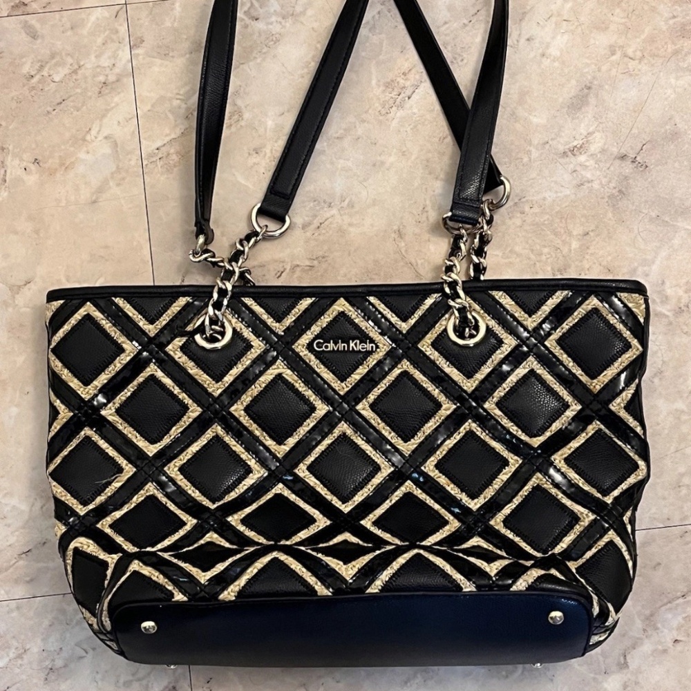 Calvin Klein Women’s Purse Black Leather Twine with Gold Chain Shoulder Large